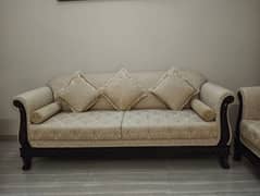 7 seater creamish Turkish sofa set