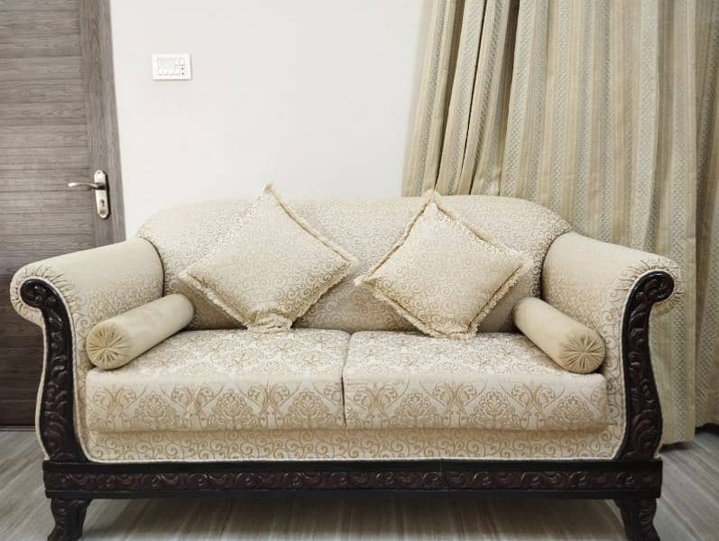 7 seater creamish Turkish sofa set 2