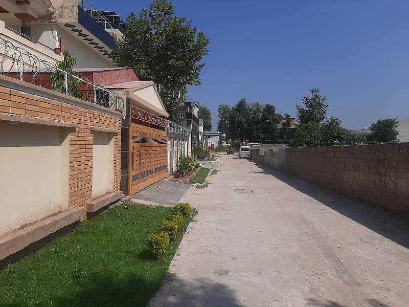 3 Kanal Plot For Sale in Imran Khan Chowk Near Beaconhouse 3