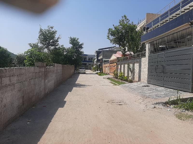 3 Kanal Plot For Sale in Imran Khan Chowk Near Beaconhouse 6