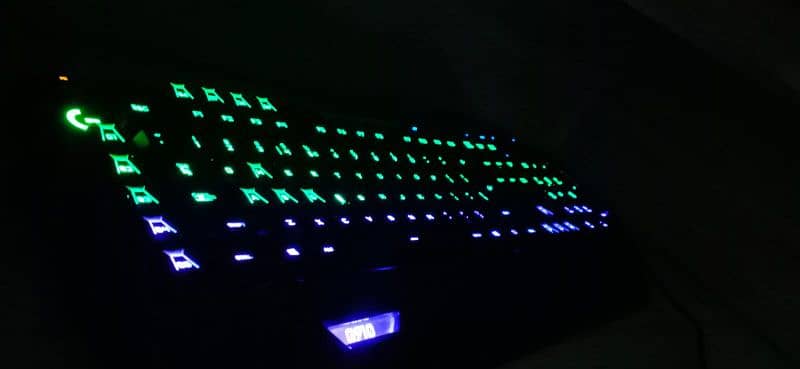 Logitech G910 Orion Spectrum Mechanical Gaming Keyboard 2