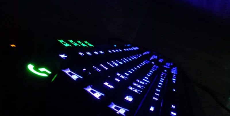 Logitech G910 Orion Spectrum Mechanical Gaming Keyboard 3