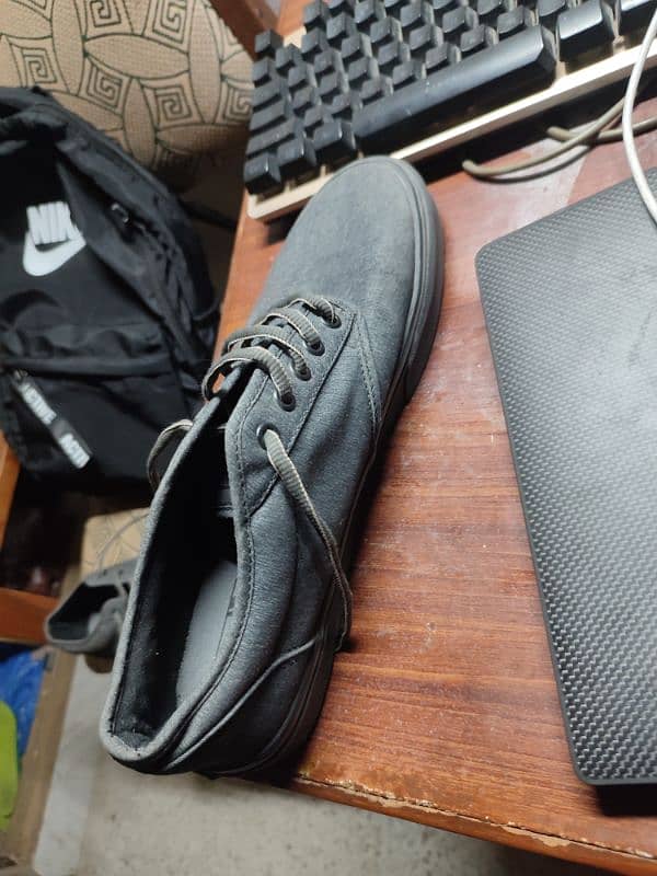 vans slightly used 2