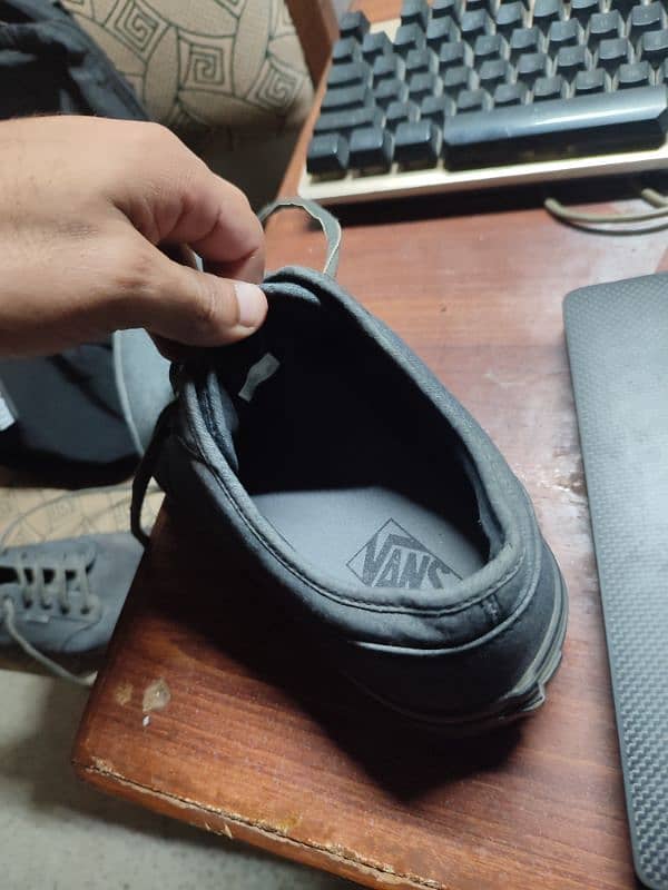 vans slightly used 4