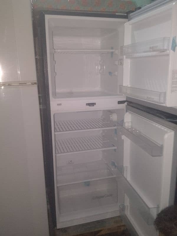 Dawlance fridge medium size new condition 1