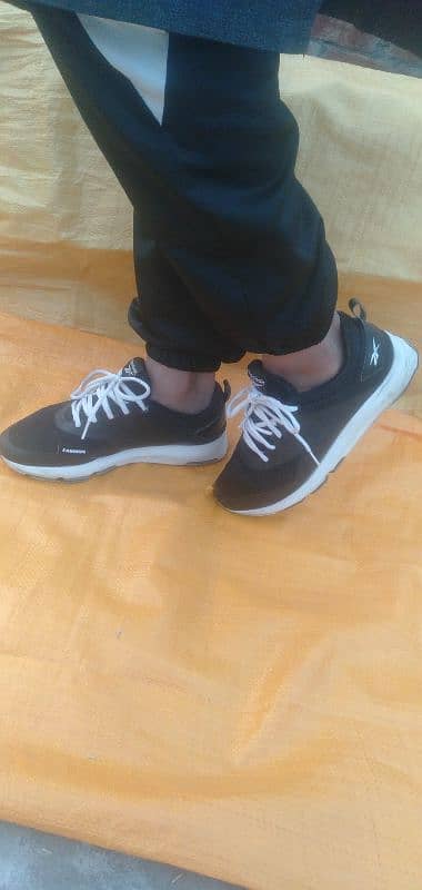 imported jogger, original Reebok black shoes 1