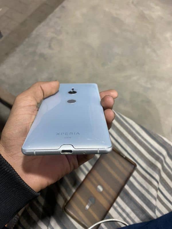 sony xperia xz3 4gb 64gb oficel pta aproevd 10