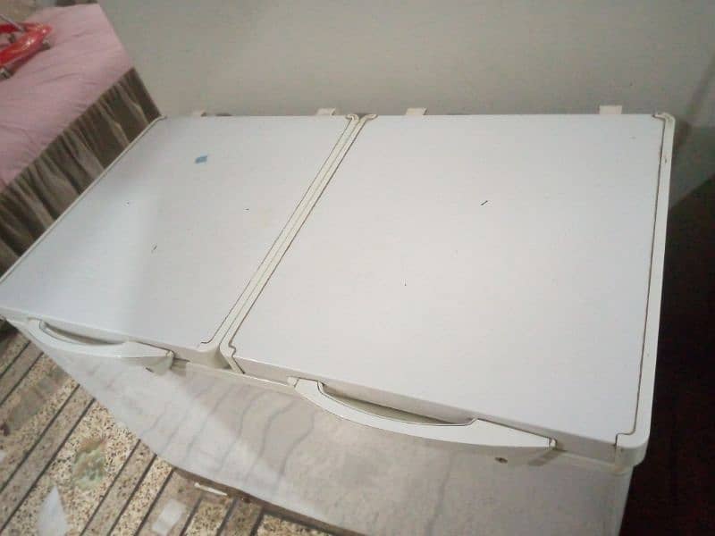 2 door Dawlance Deep freezer 5