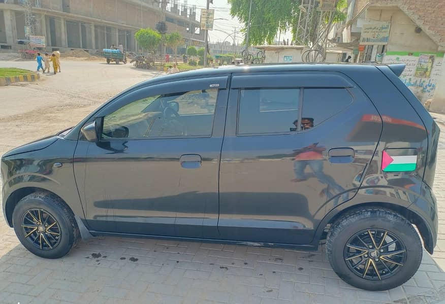 Suzuki Alto 2024 VXR Pearl Black New in Warranty 3