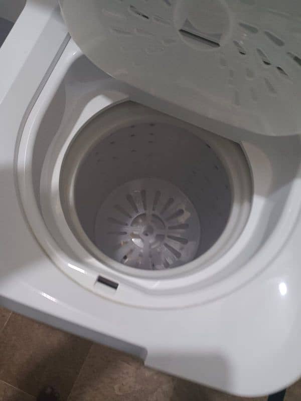 Dawlance twin tub washing machine 0