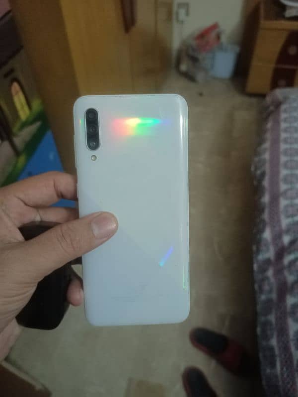 Samsung Galaxy A30s 4