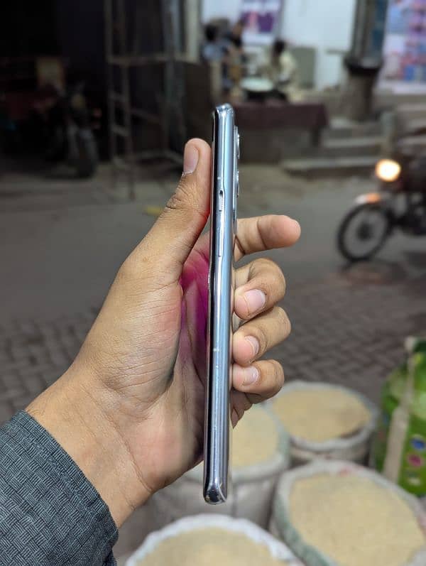 ONEPLUS 9 PRO 12+4GB RAM 256GB ROM SCREEN ONE LINE . PTA Approved 1