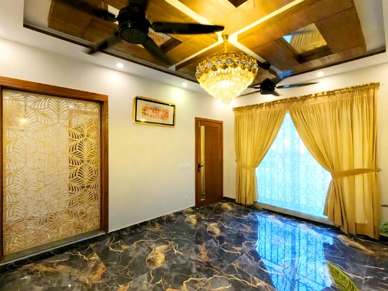 LUXURIOUS 10 MARLA DESIGNER HOUSE FOR SALE AT BAHRIA TOWN MOST PRIME LOCATION 7