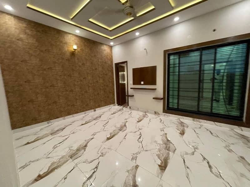 10 Marla Brand New Italian Design Brand New House Available For Sale In Sukh Chayn Garden Near Bahria Town Lahore 7