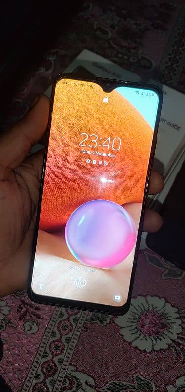 Samsung a32 only panel crack box sath h hai charger nhi hai chlny m. ok 4