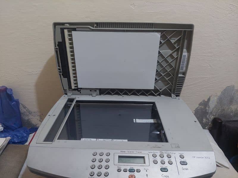 HP 3052 Laser Printer and photocopier 5