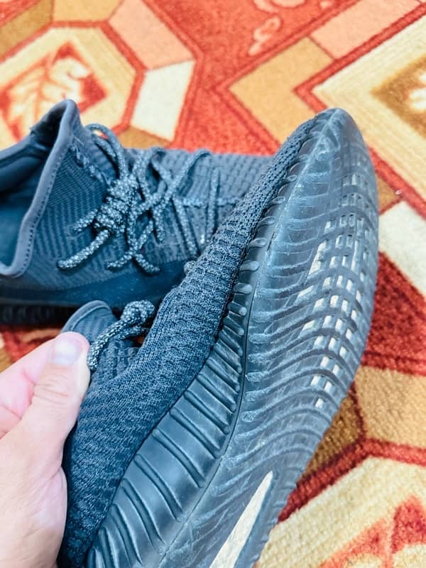 yeezy 350 V2 Black 2