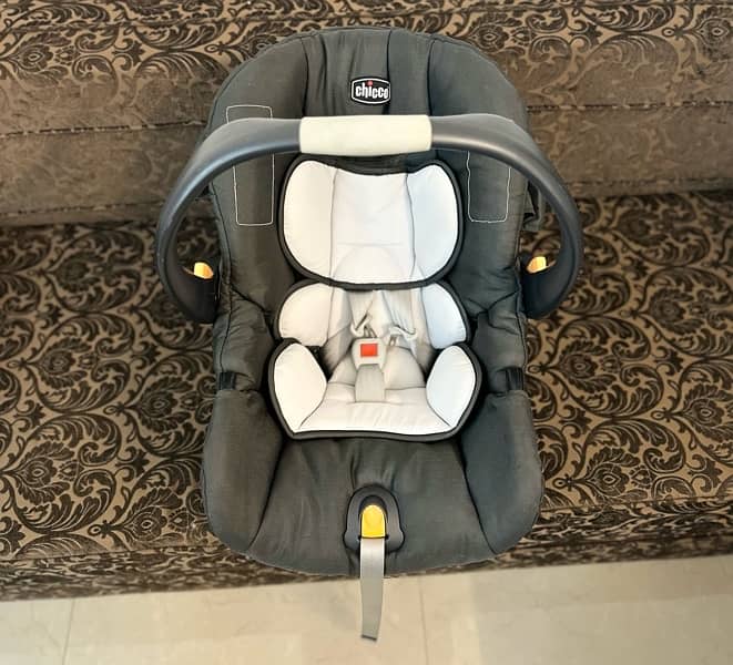 Baby Cots / Car Seat 0