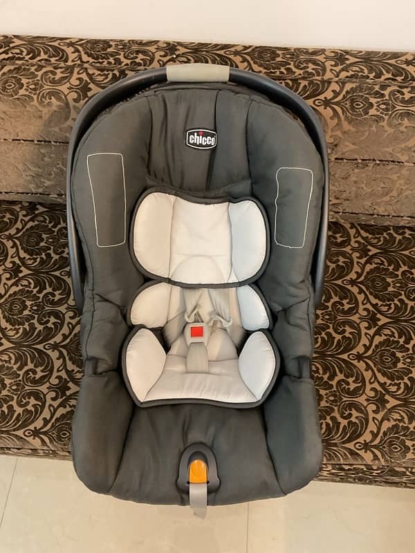 Baby Cots / Car Seat 2