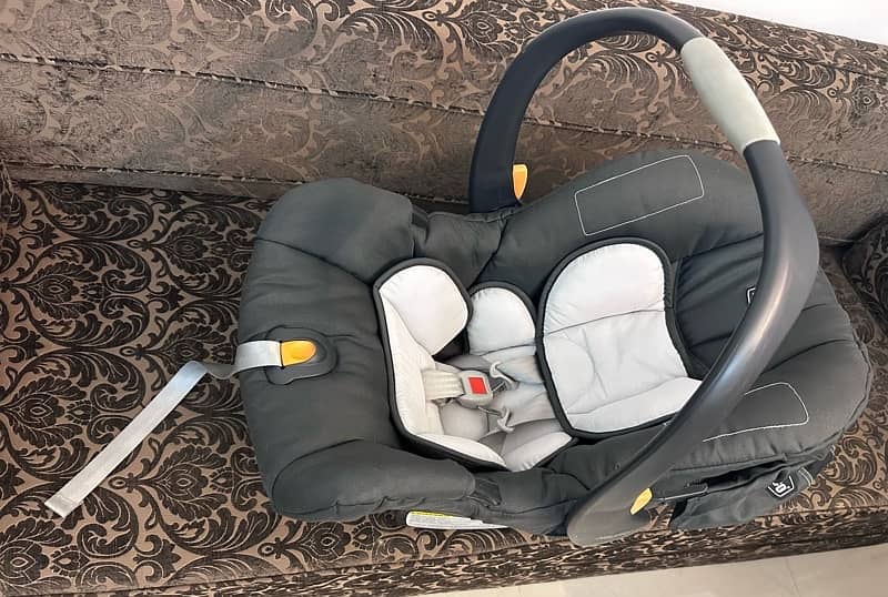 Baby Cots / Car Seat 3