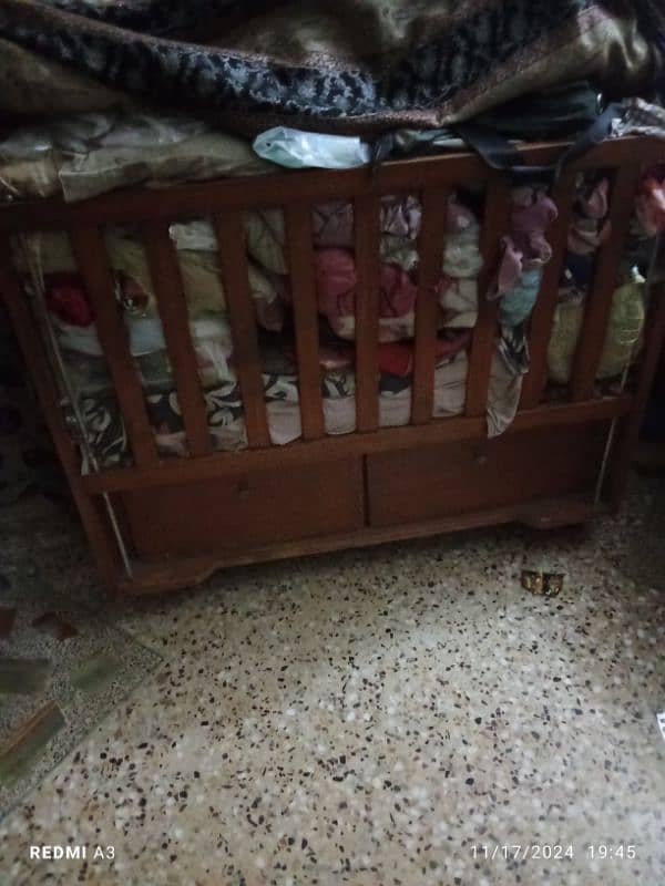 baby cot condition new 0