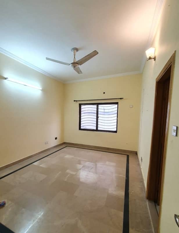 7 Marlas Upper Portion Prime Location Near Market and Park G-13 8