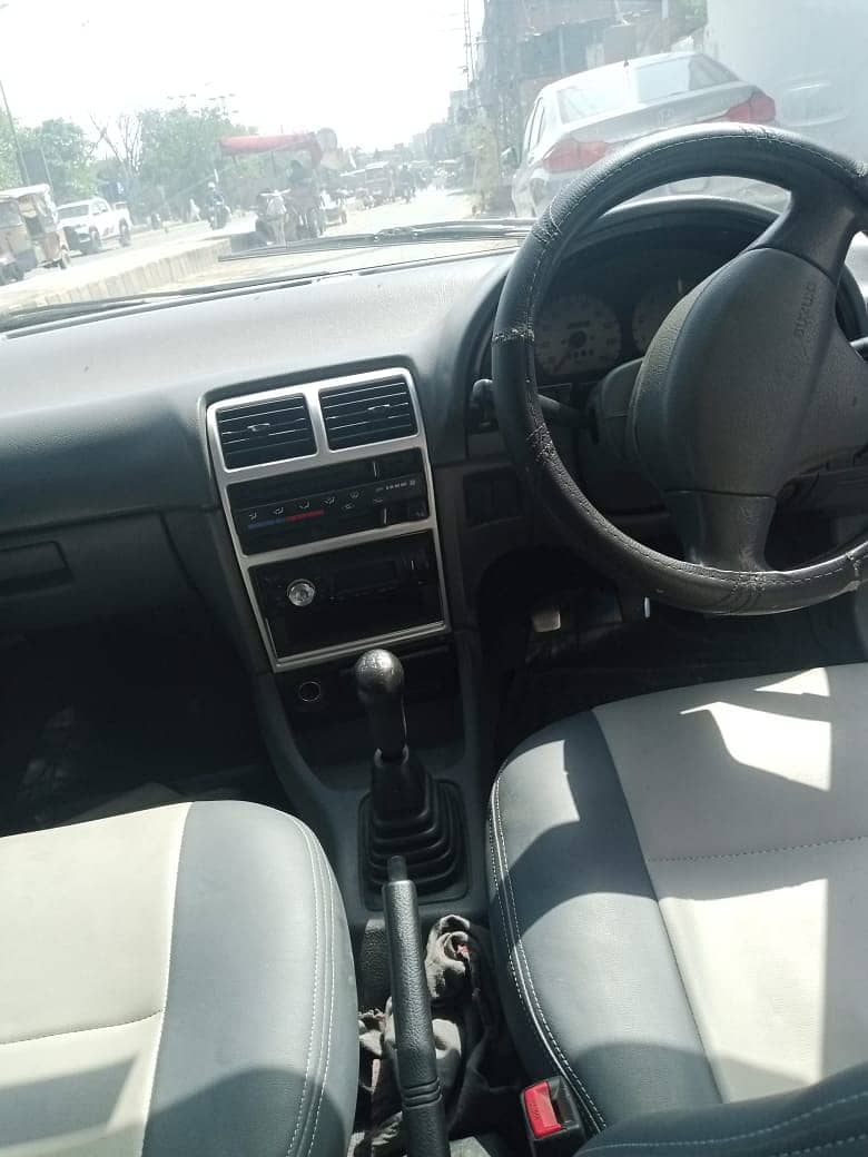 Suzuki Cultus 2012 model 4