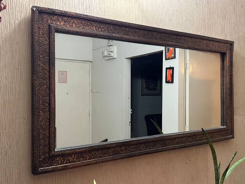 Antique Style Luxury Mirror in Best Condition 1