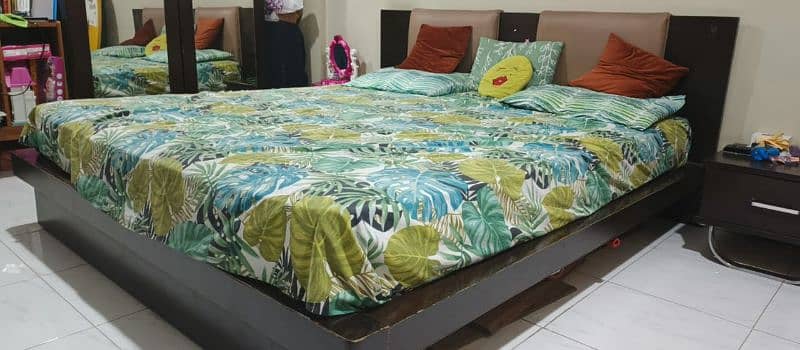 wooden bed set 3 pieces 2