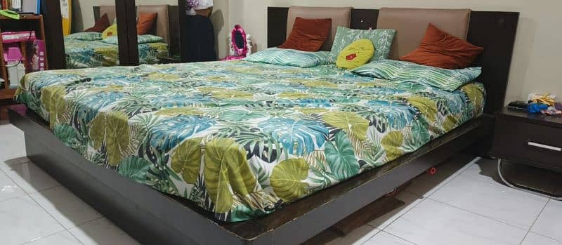 wooden bed set 3 pieces 4