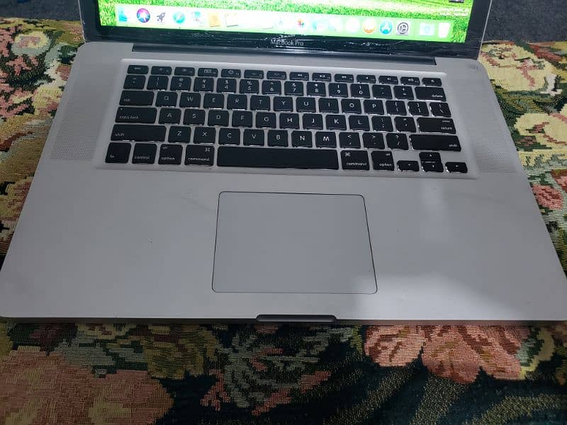 Apple Macbook pro mid 2010 Core i5 4GB Ram /320GB Hard  A plus 2