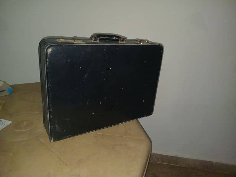 Briefcase 0