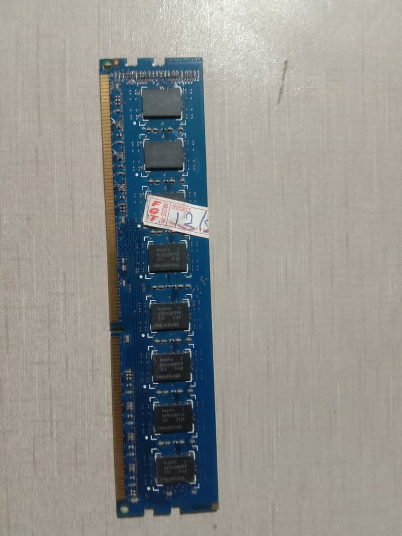 2GB ram pc DDR 3 10/7 CONDITION 1