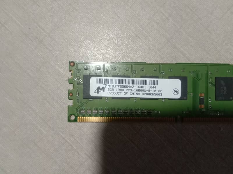 2GB ram pc DDR 3 10/7 CONDITION 2