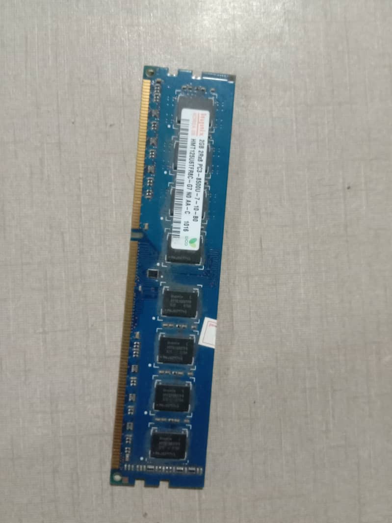 2GB ram pc DDR 3 10/7 CONDITION 3