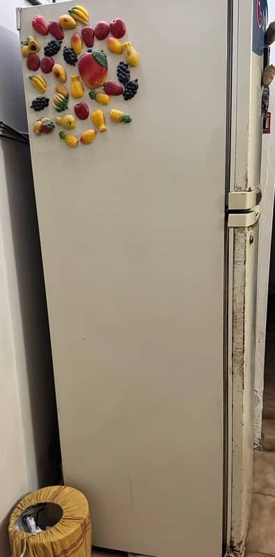 LG fridge, Works perfectly fine 1