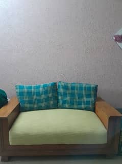 light brown sofa set in good condition