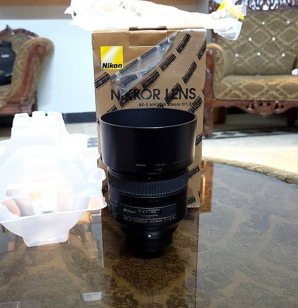 Nikon 85mm f1.8g (10/10++ Like new) 0