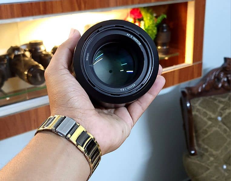 Nikon 85mm f1.8g (10/10++ Like new) 3