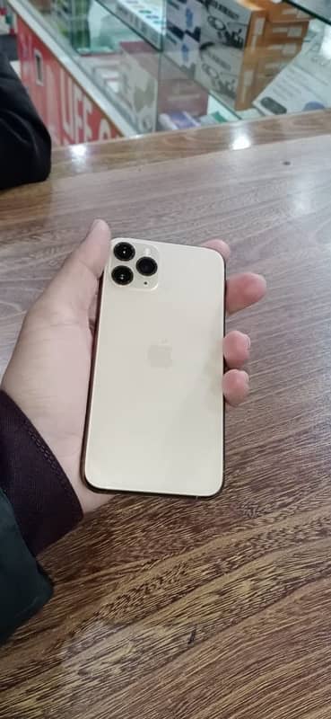 Iphone 11 pro 256 GB Golden NON PTA 1