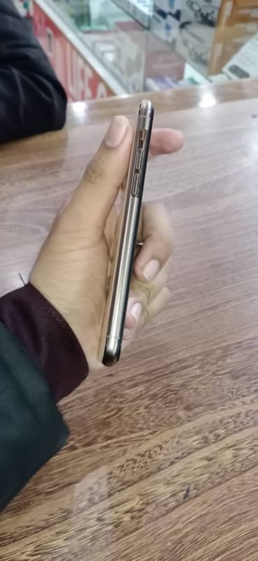 Iphone 11 pro 256 GB Golden NON PTA 3