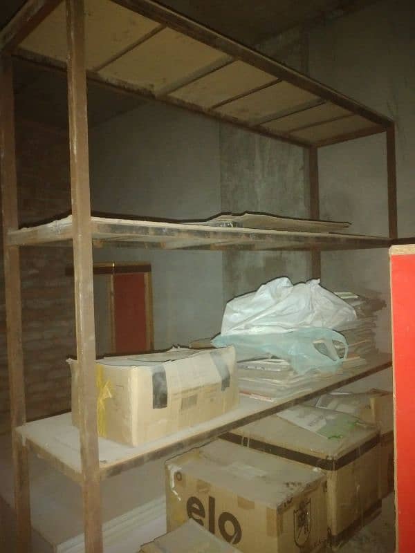 کتابوں والی دوکان کا فرنیچر اور  ریک برائے فروخت۔ 7