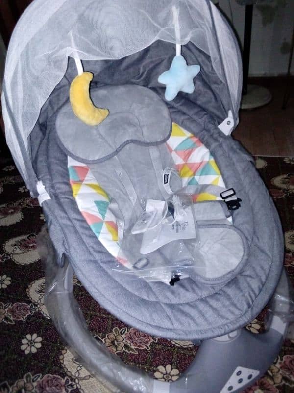 TINNIES BABY SWING CHAIR 3