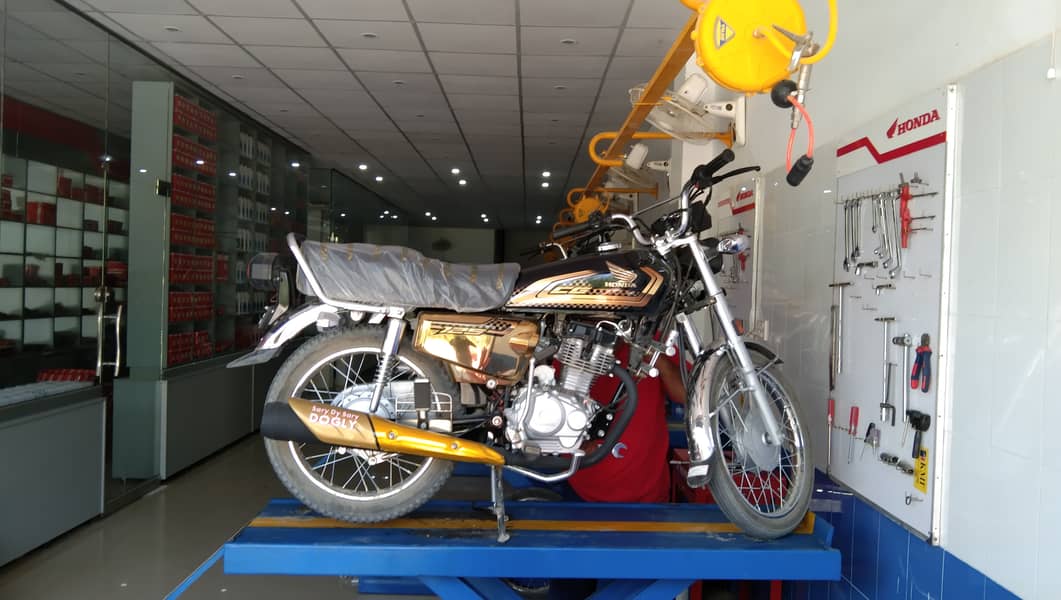 Honda salf Gold Edition Black CG 125 0