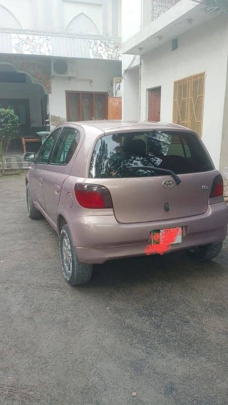 Toyota Vitz 2000 1