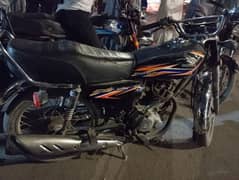 Cg Honda karachi 125 18 modal k 12 many ki bike he p0ri 03122676154