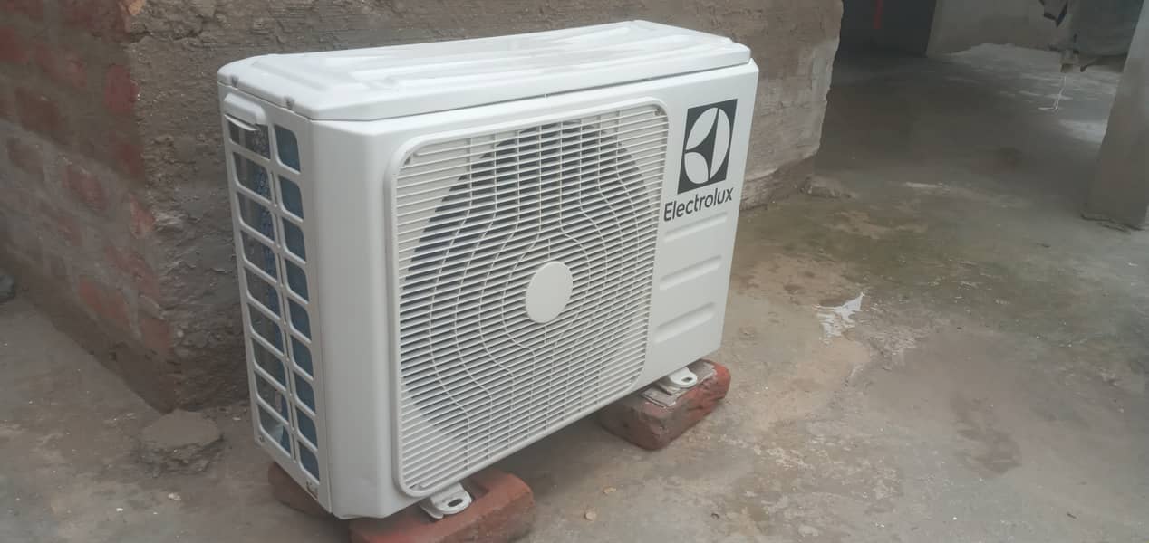 1 ton AC electrolux DC inverter for sale 0