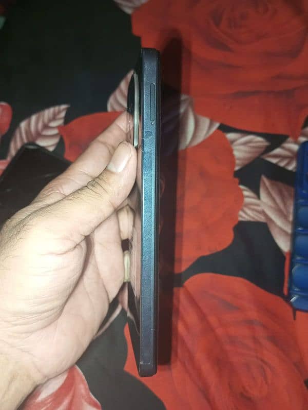 Infinix smart 8 pro  4/4 64 full box full ok mobail h koi nechan nhi 3