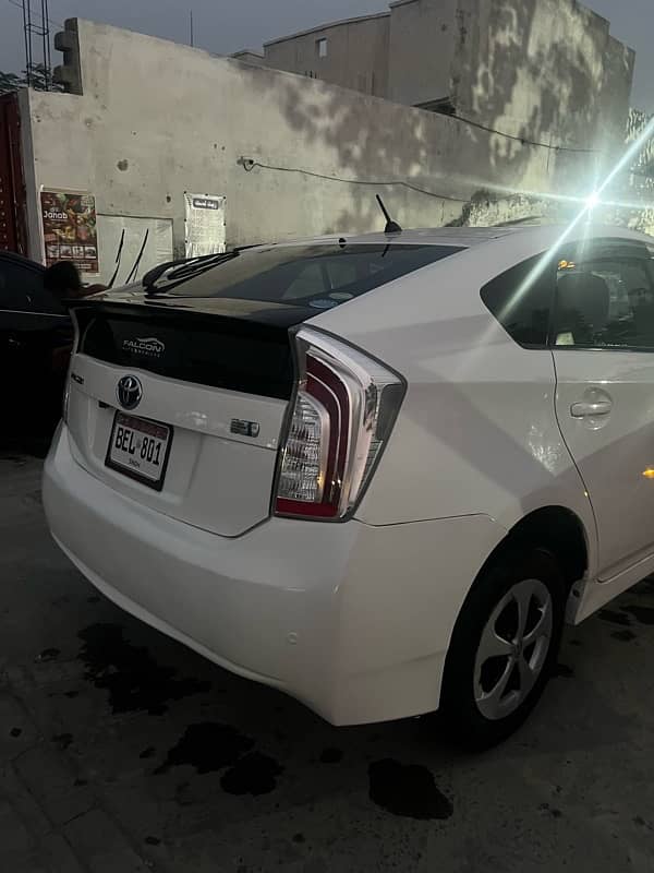 Toyota Prius 2012 s touring 1.8 11