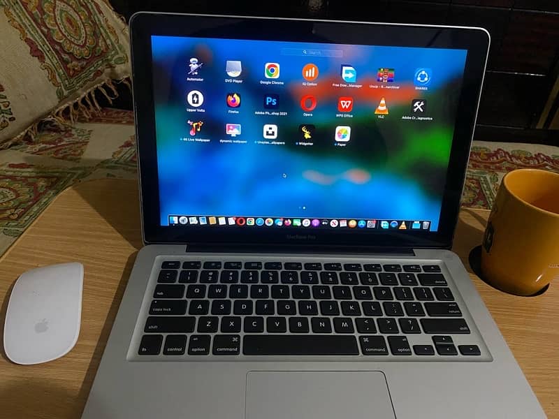 Macbook Pro 13Inch Mid 2012 8GB Ram i5 10/10 Condition Scratchless 3